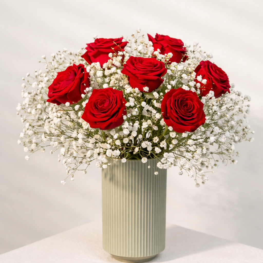 Mazzo di rose rosse con gypsophilia consegnato a mano – efiori.com